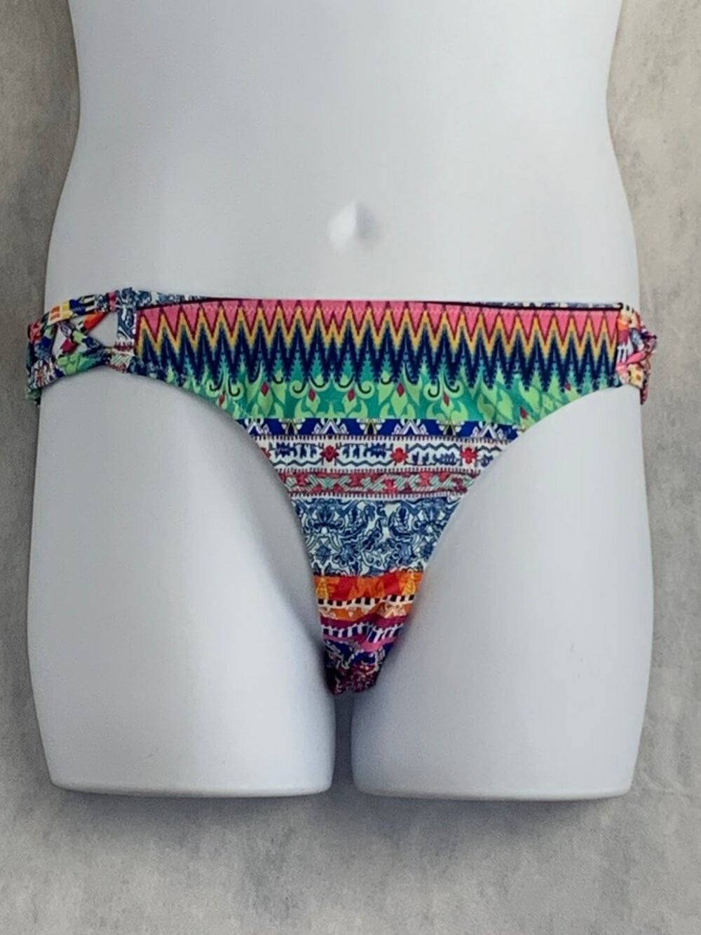 Jessica Simpson Women's Bali Breeze Hipster Bikini Swim Bottom, Multi, Large